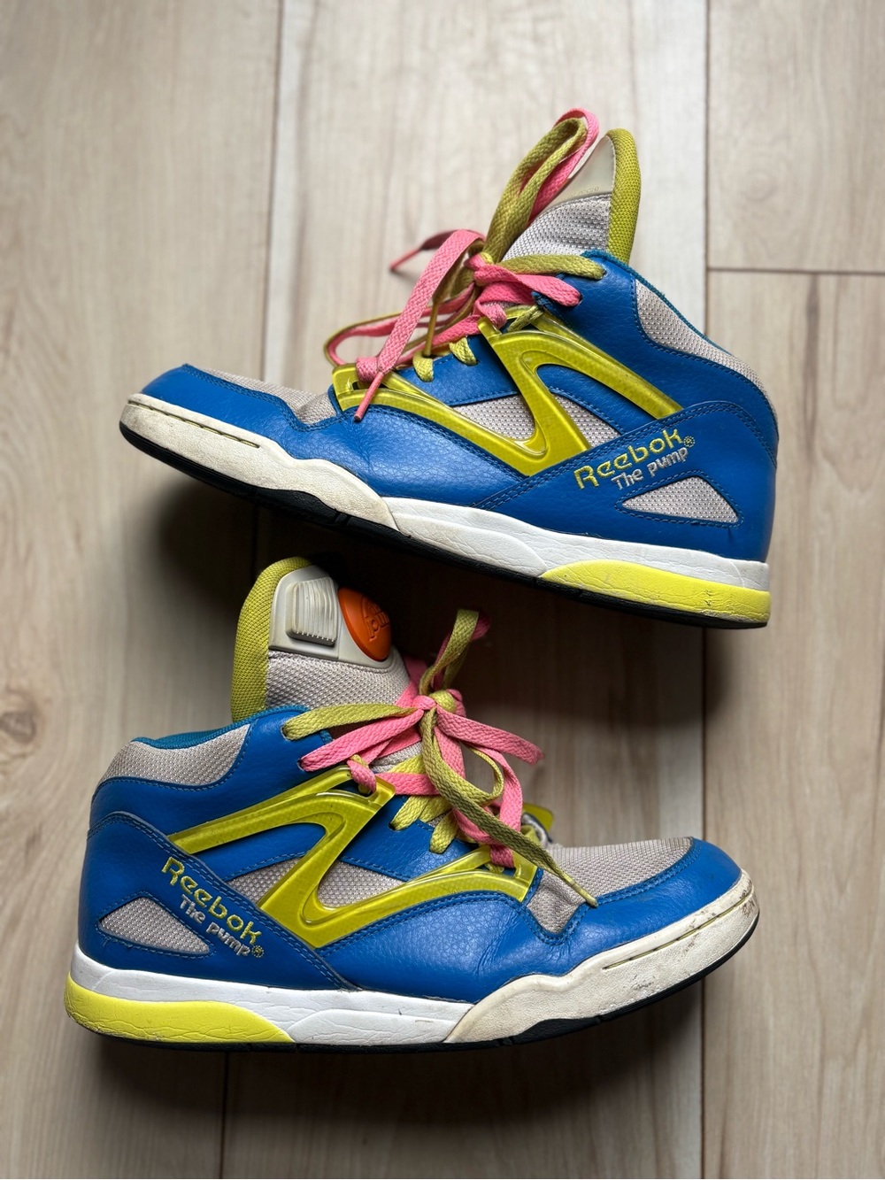 Limited Reebok Pump High Top Sneakers Size 6 Women’s Retro Blue Pink Neon